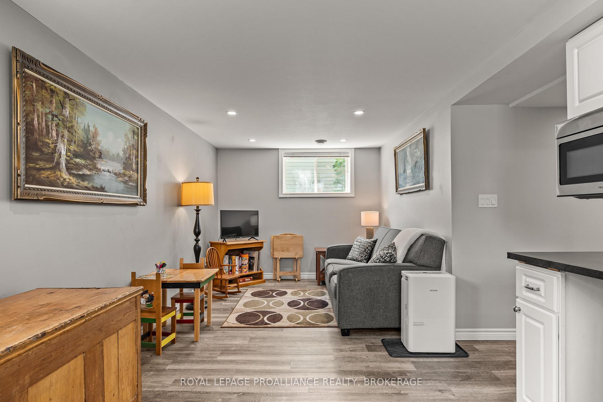 Photo 31 of 680 Alfred Street, Kingston, East of Sir John A. Blvd — HOMEH