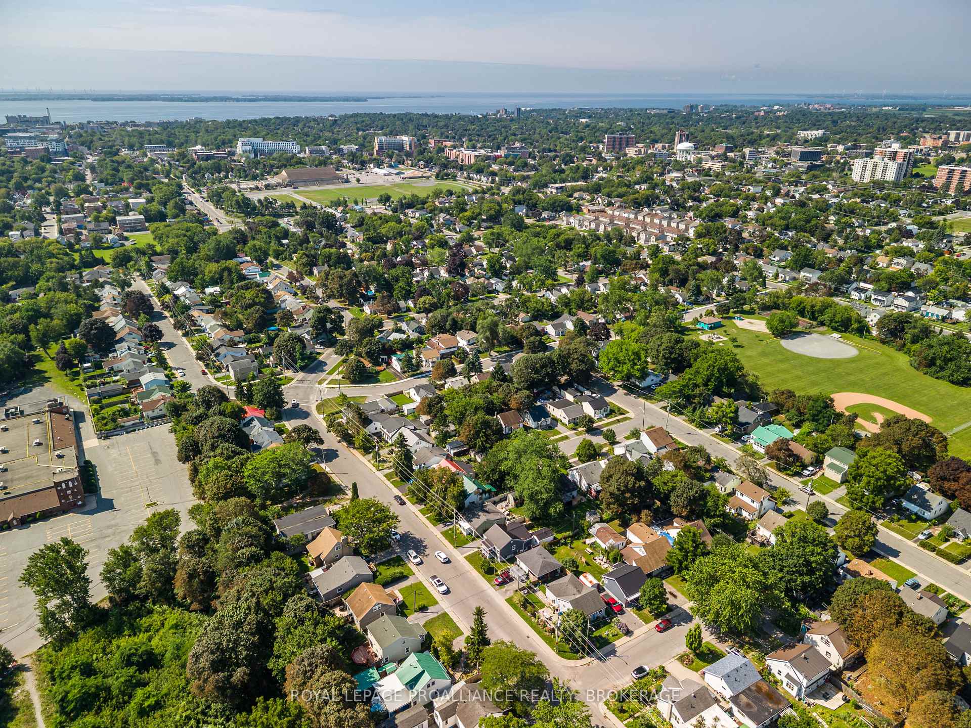 Photo 36 of 680 Alfred Street, Kingston, East of Sir John A. Blvd — HOMEH