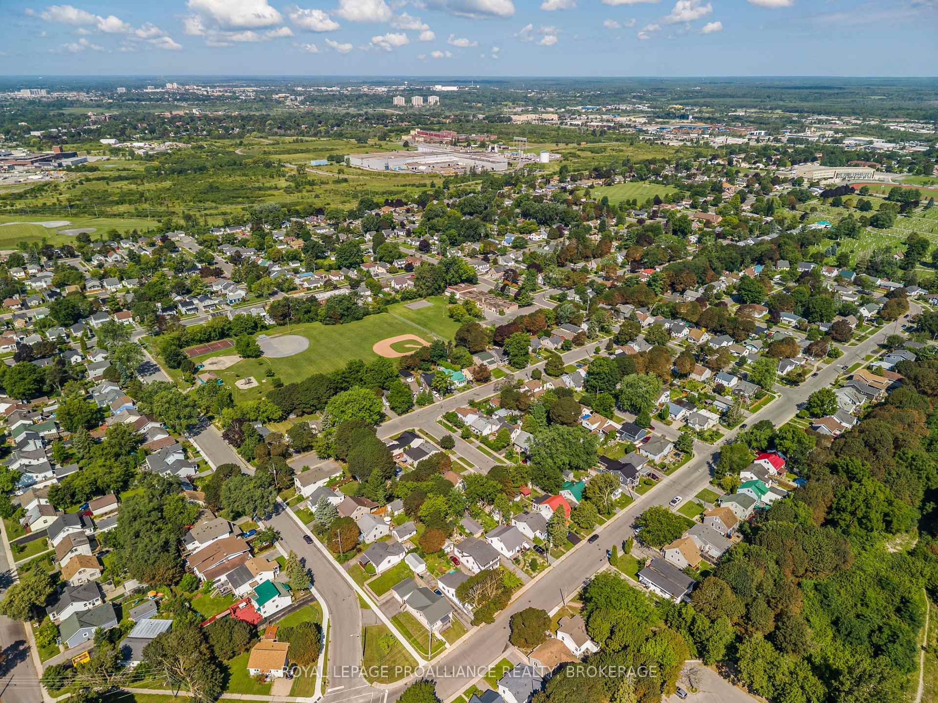Photo 40 of 680 Alfred Street, Kingston, East of Sir John A. Blvd — HOMEH