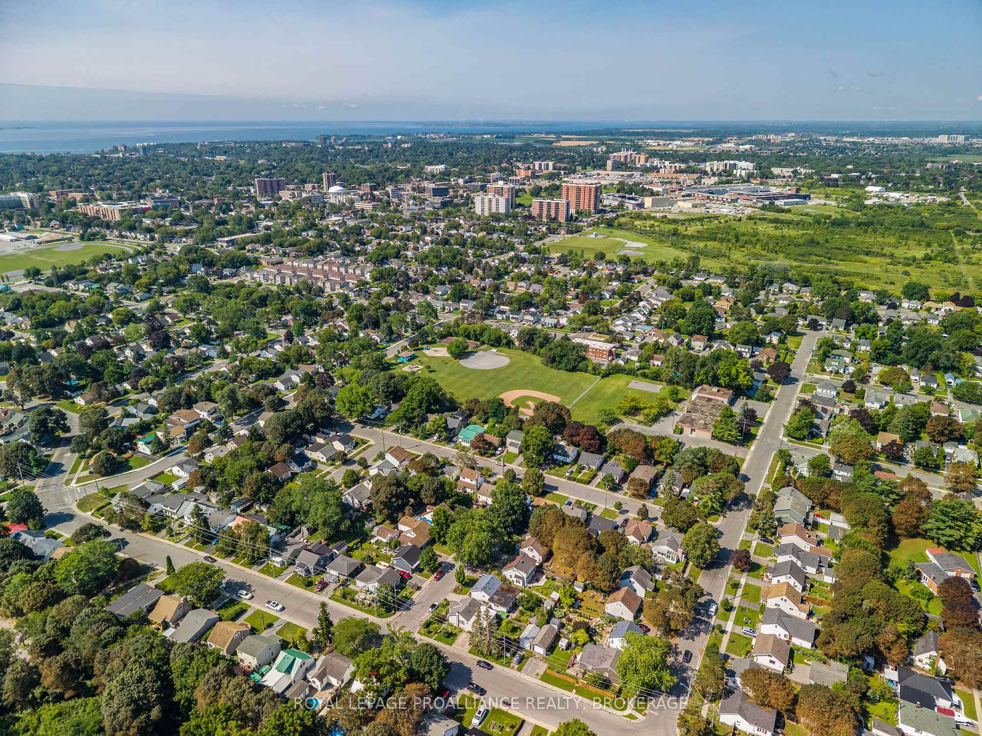 Photo 41 of 680 Alfred Street, Kingston, East of Sir John A. Blvd — HOMEH