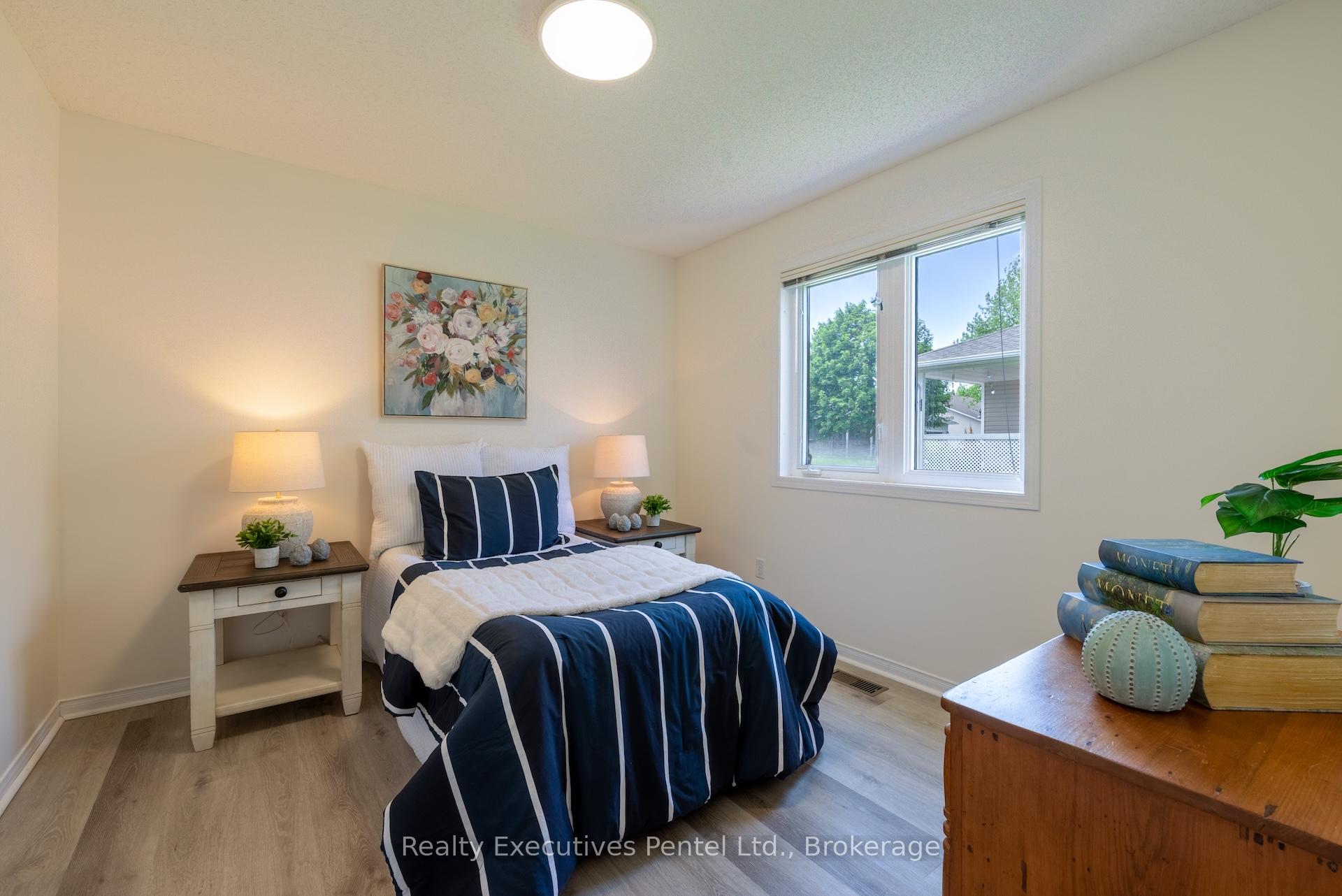 Photo 8 of 1 Cliff Drive, Clarington, Newcastle — HOMEH