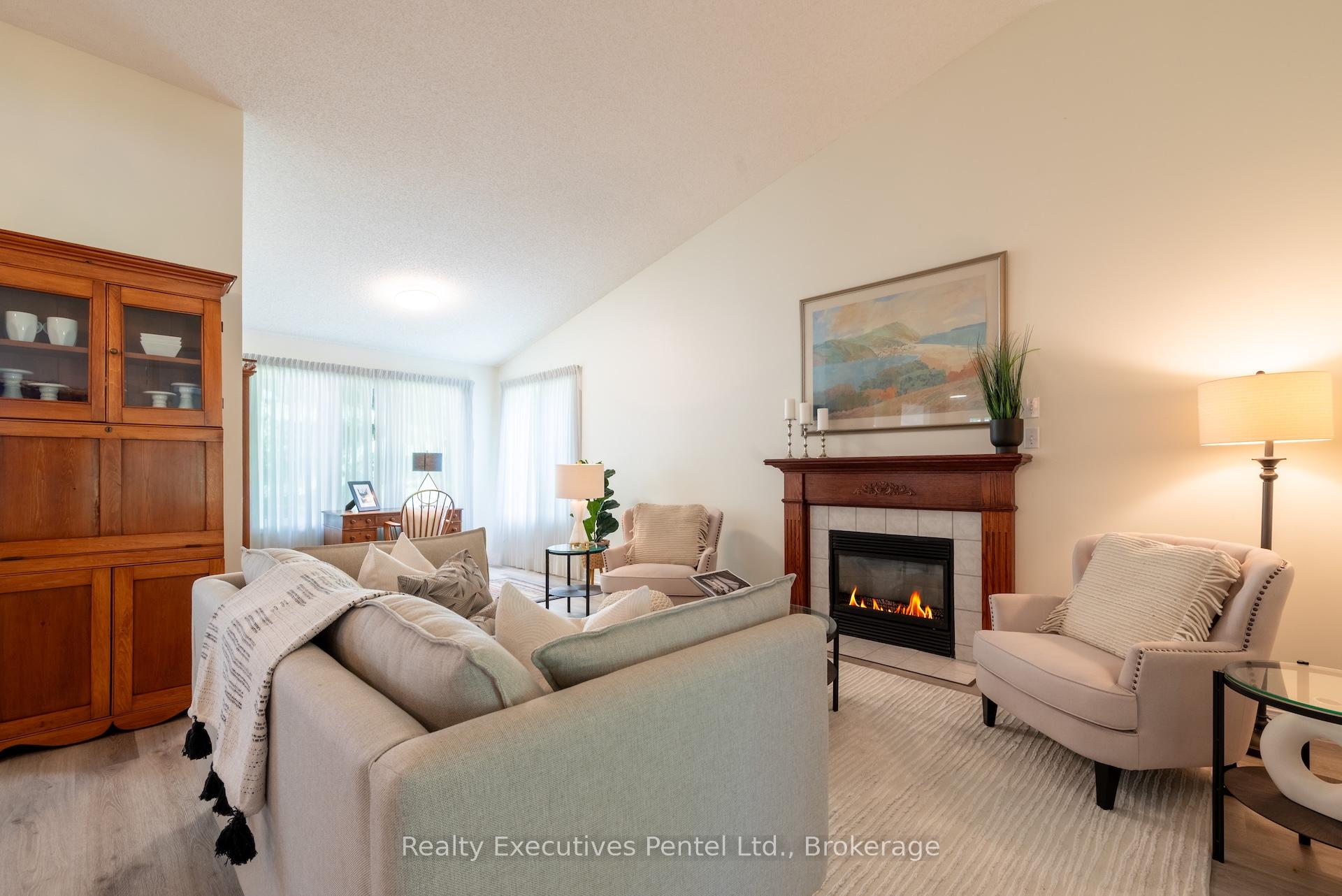 Photo 10 of 1 Cliff Drive, Clarington, Newcastle — HOMEH