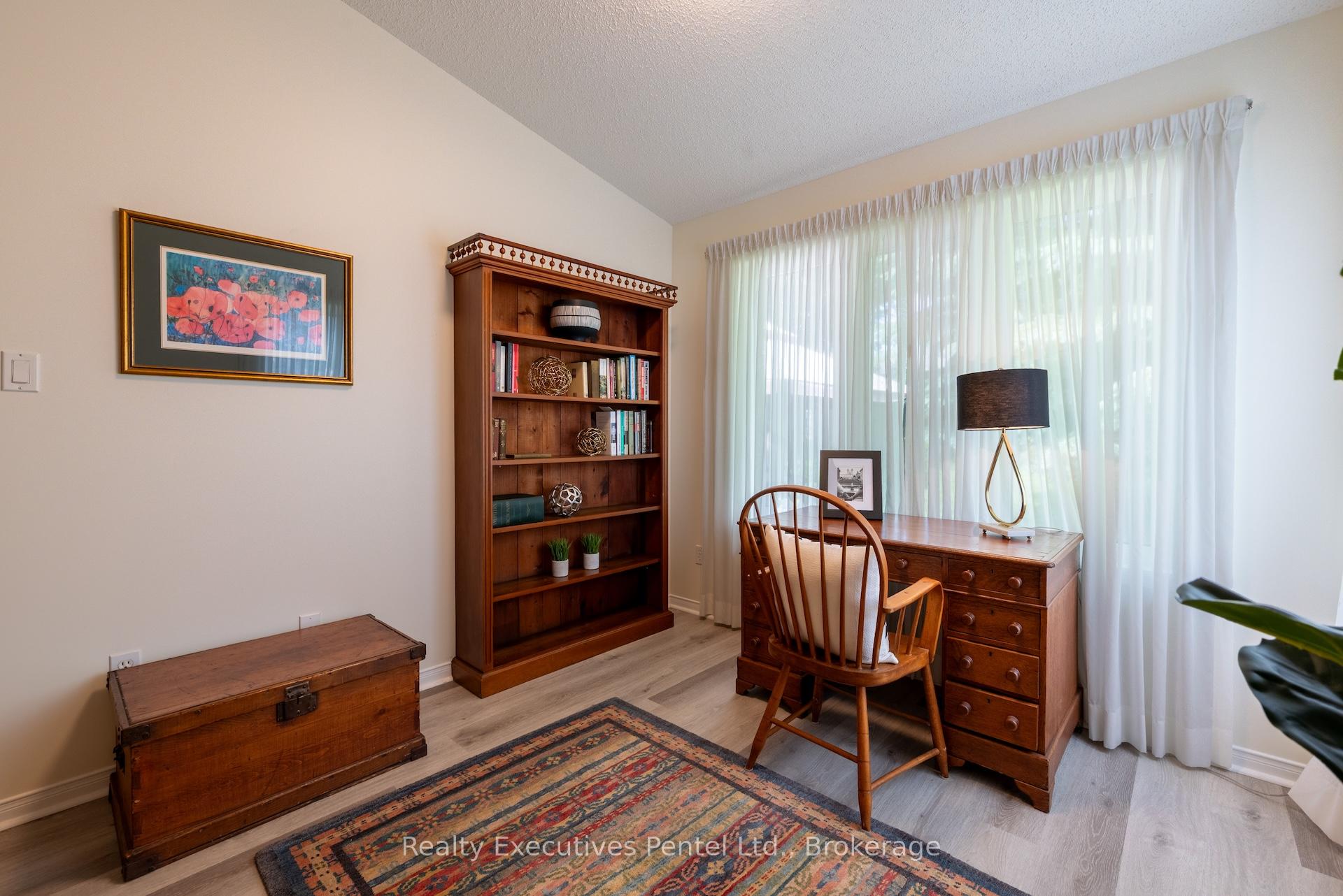Photo 14 of 1 Cliff Drive, Clarington, Newcastle — HOMEH