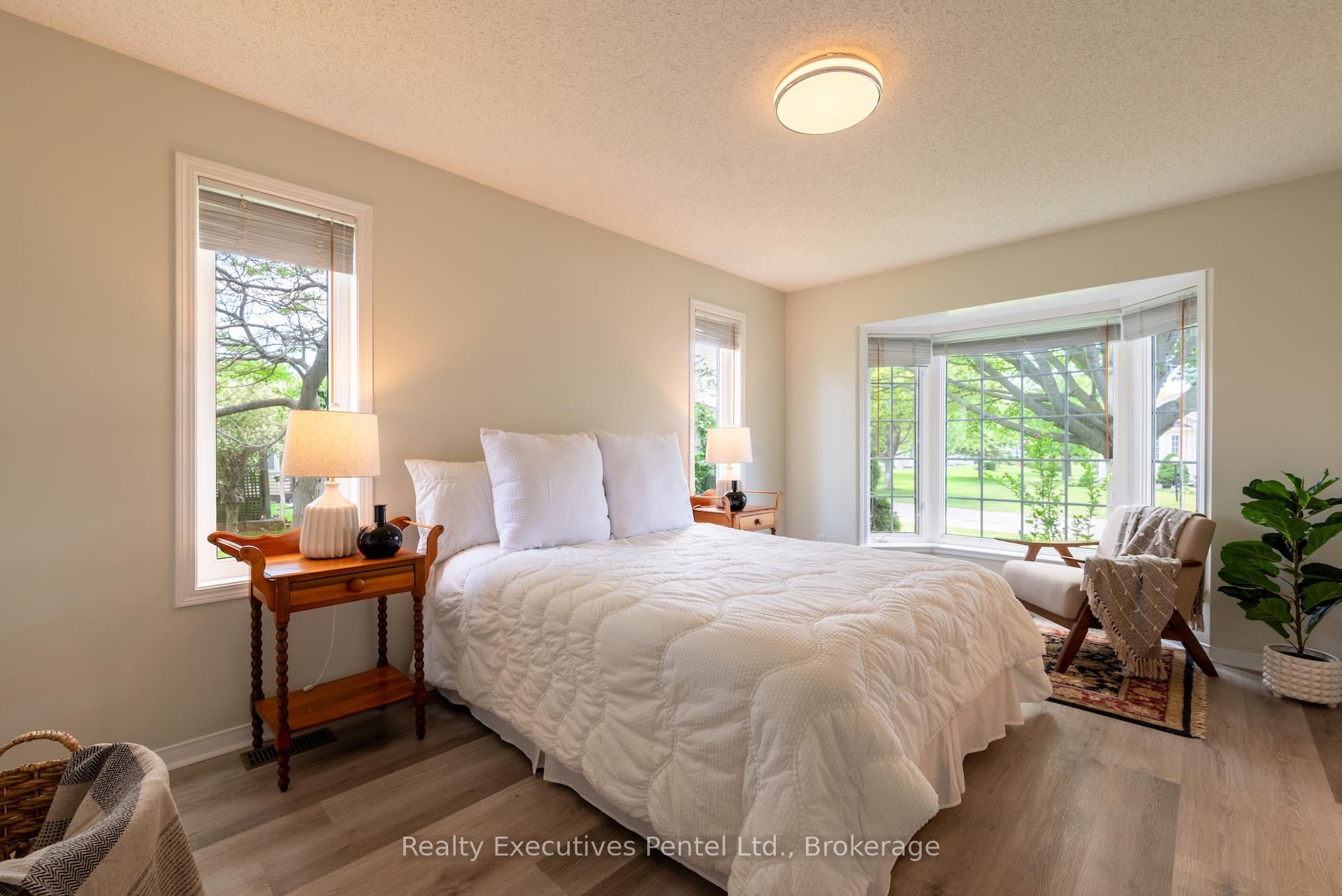 Photo 16 of 1 Cliff Drive, Clarington, Newcastle — HOMEH