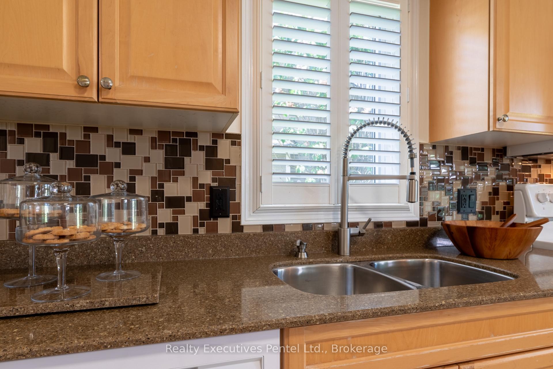 Photo 24 of 1 Cliff Drive, Clarington, Newcastle — HOMEH