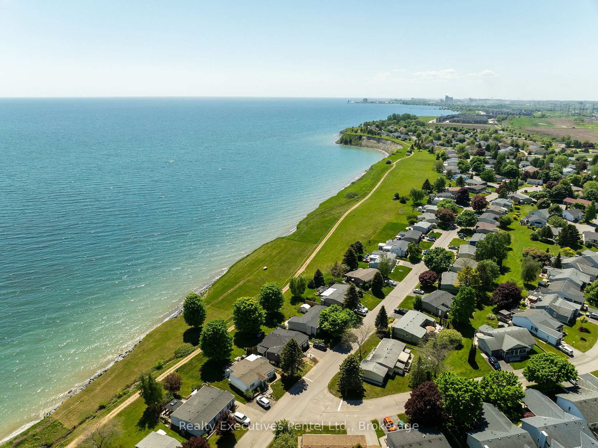 Photo 38 of 1 Cliff Drive, Clarington, Newcastle — HOMEH