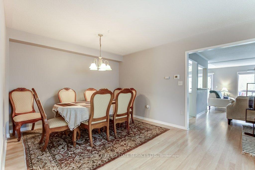 Photo 7 of 331 Ravineview Way, Oakville, Wedgewood Creek — HOMEH