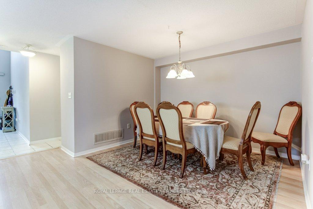 Photo 9 of 331 Ravineview Way, Oakville, Wedgewood Creek — HOMEH