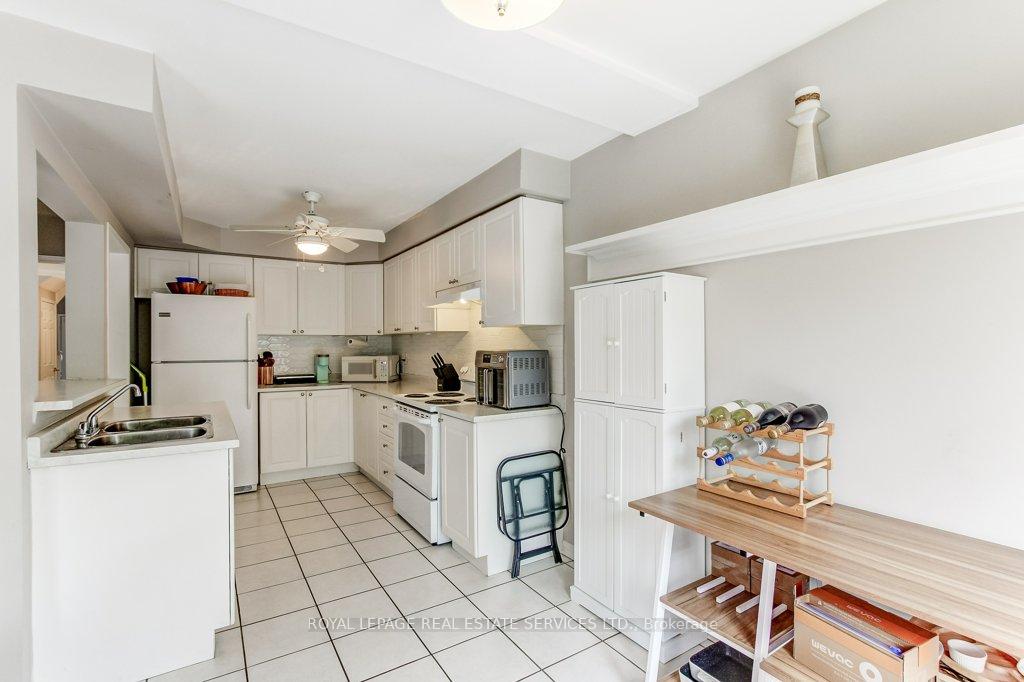 Photo 15 of 331 Ravineview Way, Oakville, Wedgewood Creek — HOMEH