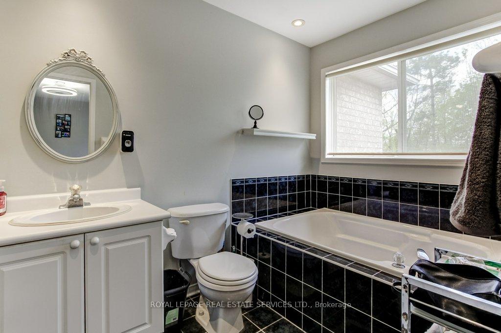 Photo 28 of 331 Ravineview Way, Oakville, Wedgewood Creek — HOMEH