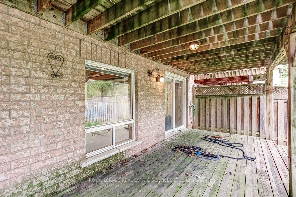 Photo 32 of 331 Ravineview Way, Oakville, Wedgewood Creek — HOMEH