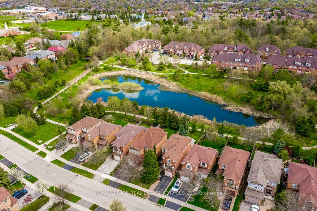 Photo 45 of 331 Ravineview Way, Oakville, Wedgewood Creek — HOMEH