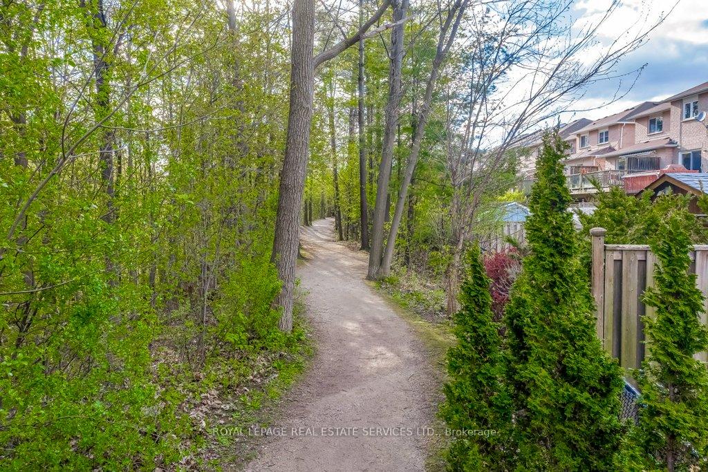 Photo 46 of 331 Ravineview Way, Oakville, Wedgewood Creek — HOMEH