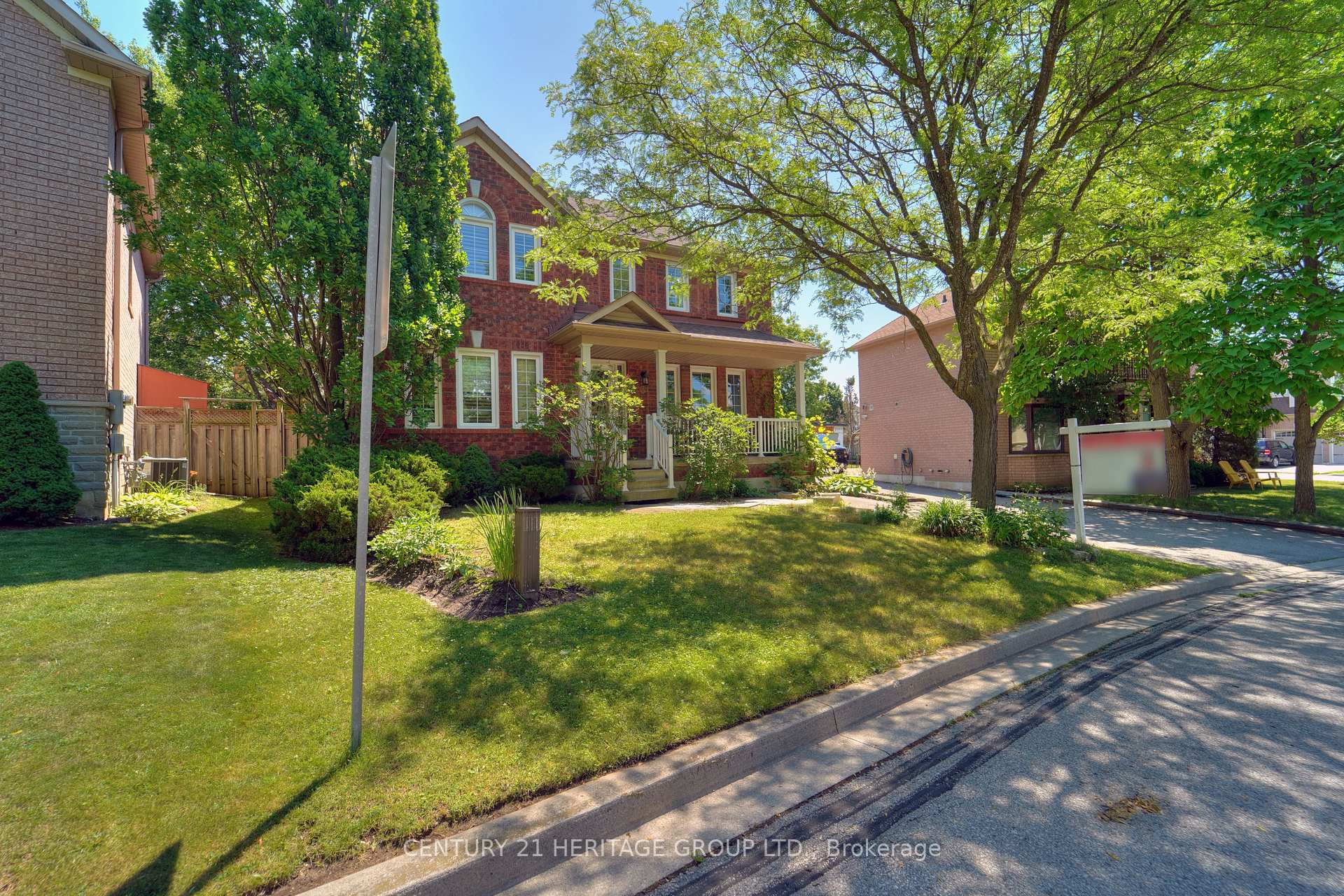 Photo 3 of 3 Primrose Path Crescent, Markham, Legacy — HOMEH