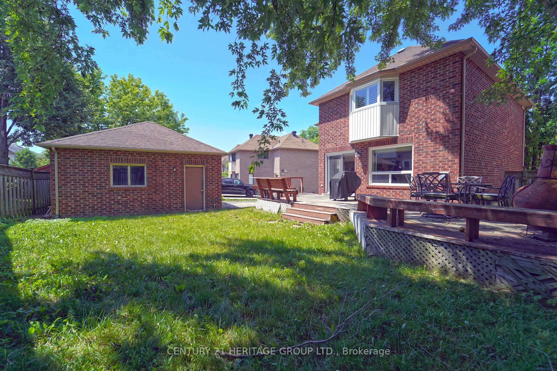 Photo 8 of 3 Primrose Path Crescent, Markham, Legacy — HOMEH