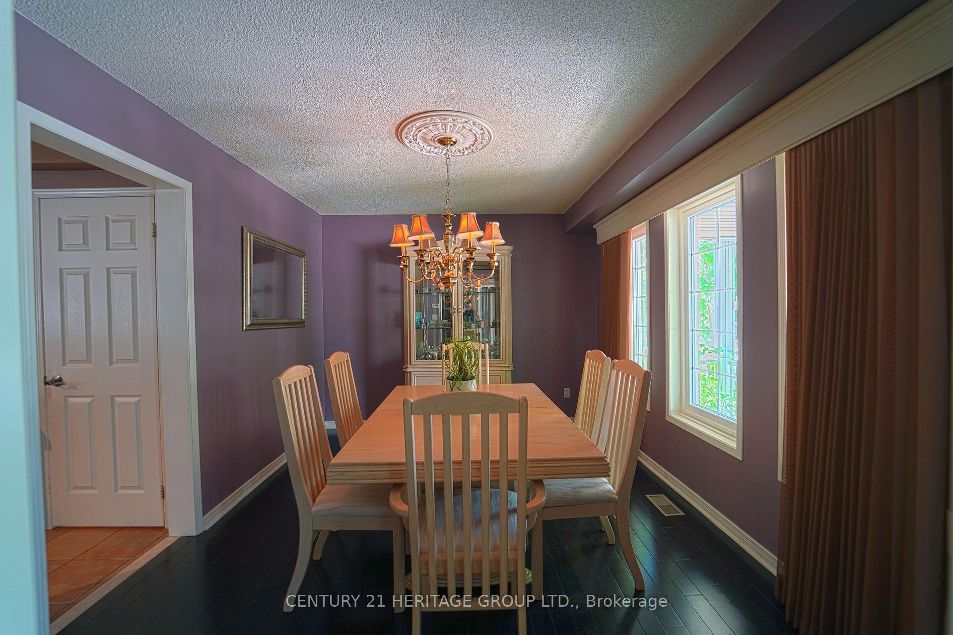 Photo 11 of 3 Primrose Path Crescent, Markham, Legacy — HOMEH
