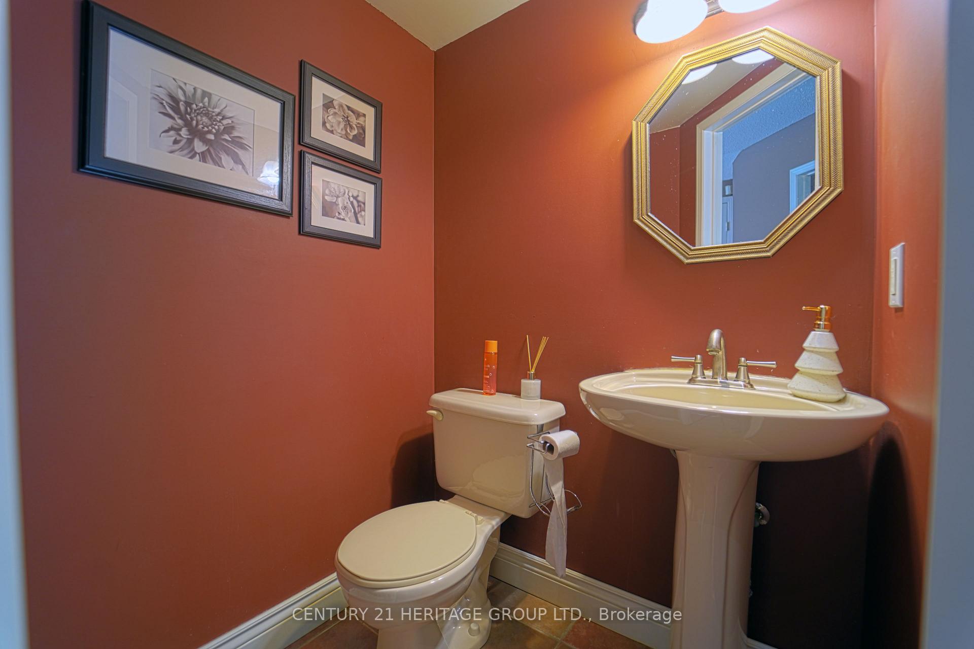 Photo 14 of 3 Primrose Path Crescent, Markham, Legacy — HOMEH