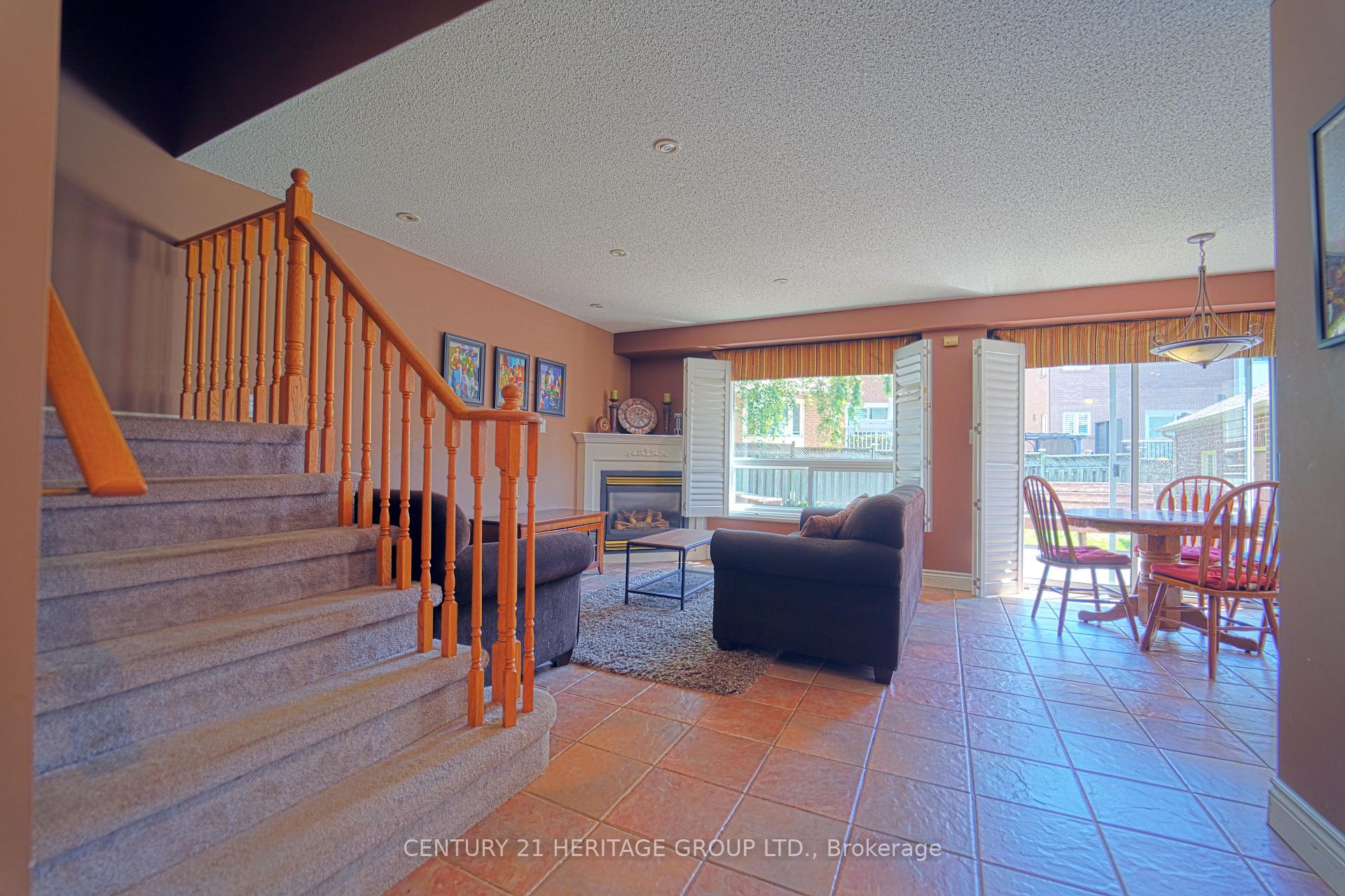 Photo 15 of 3 Primrose Path Crescent, Markham, Legacy — HOMEH
