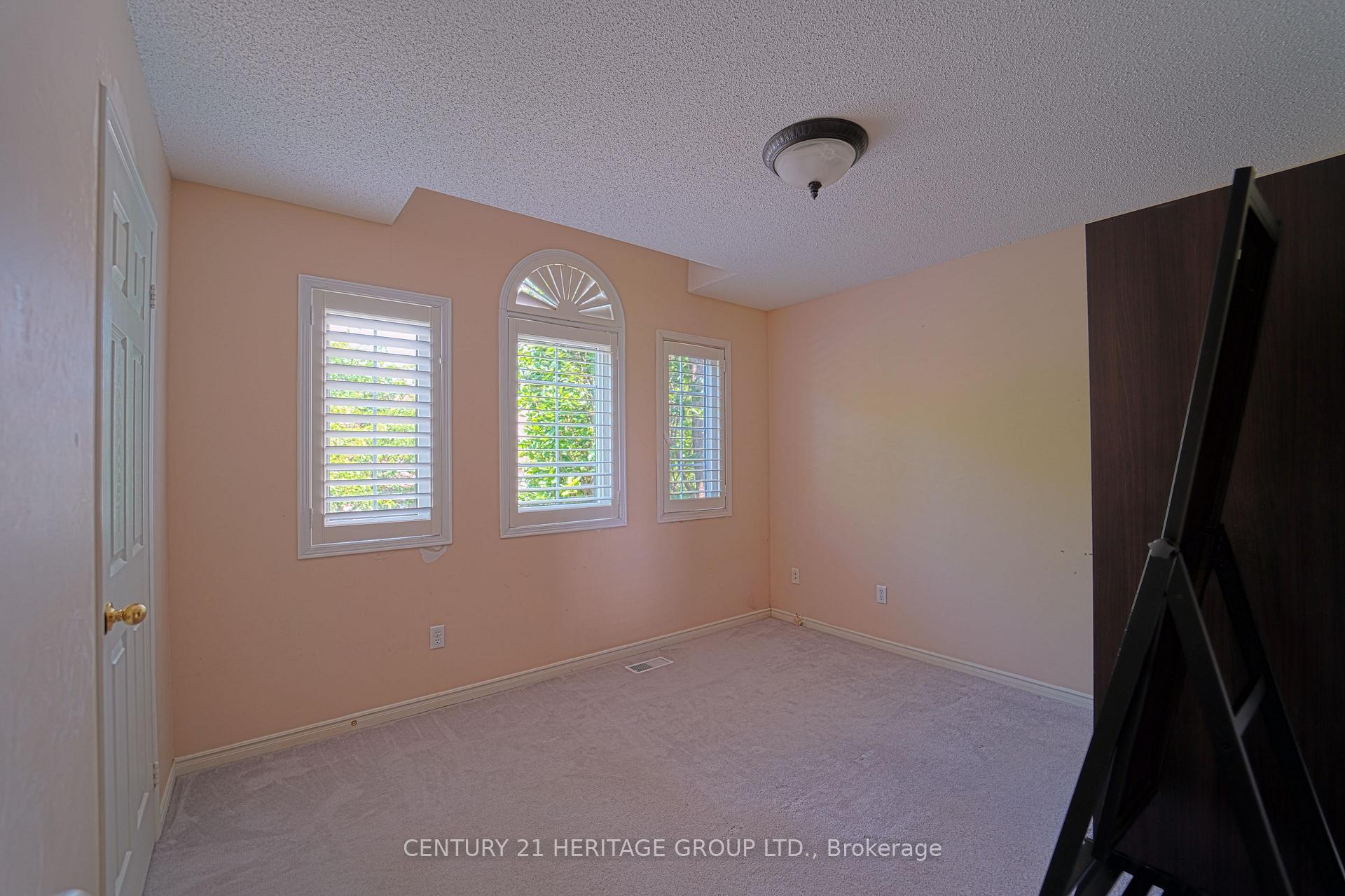 Photo 20 of 3 Primrose Path Crescent, Markham, Legacy — HOMEH
