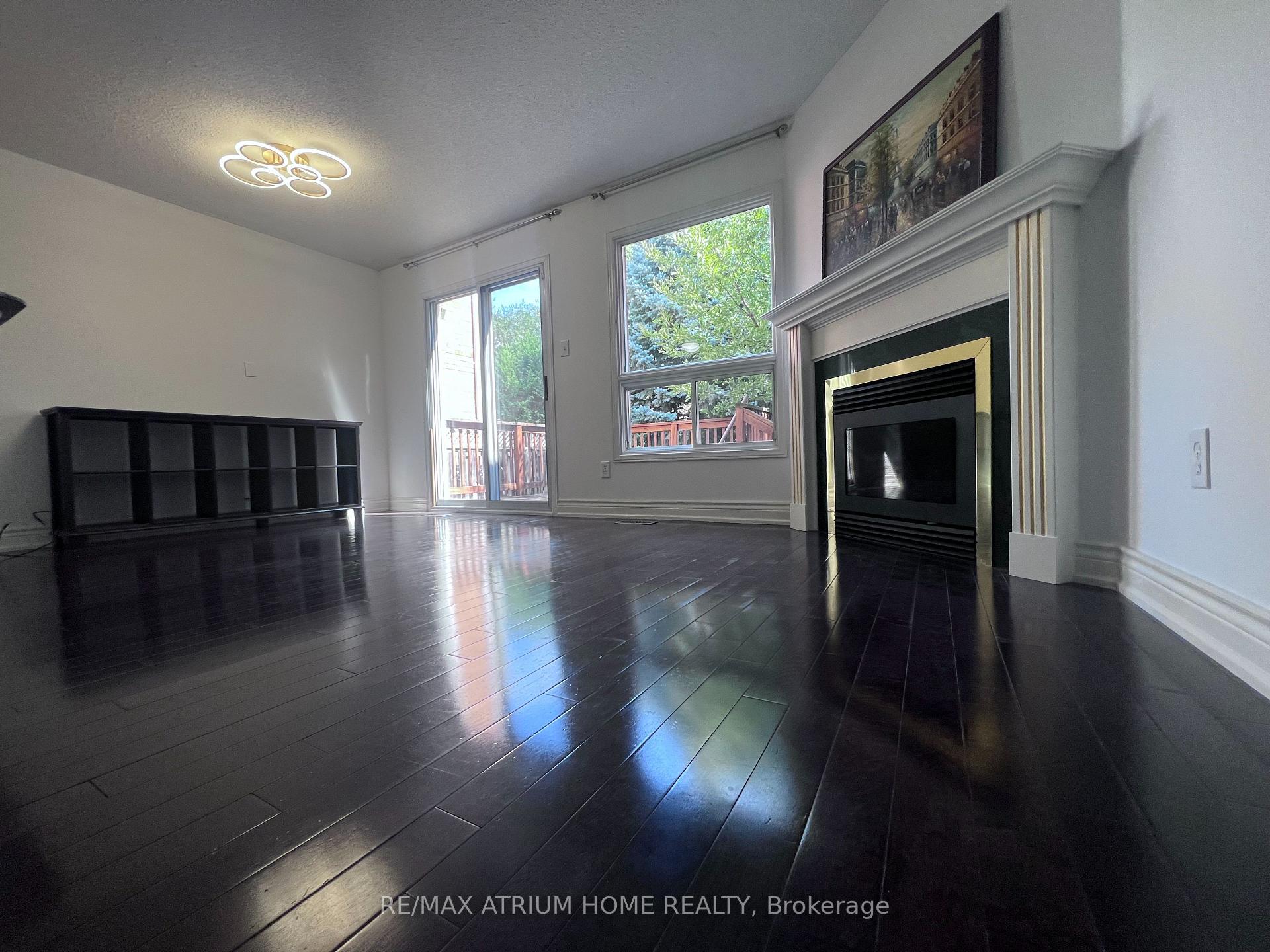 Photo 3 of 18 Breezeway Crescent, Richmond Hill, Rouge Woods — HOMEH