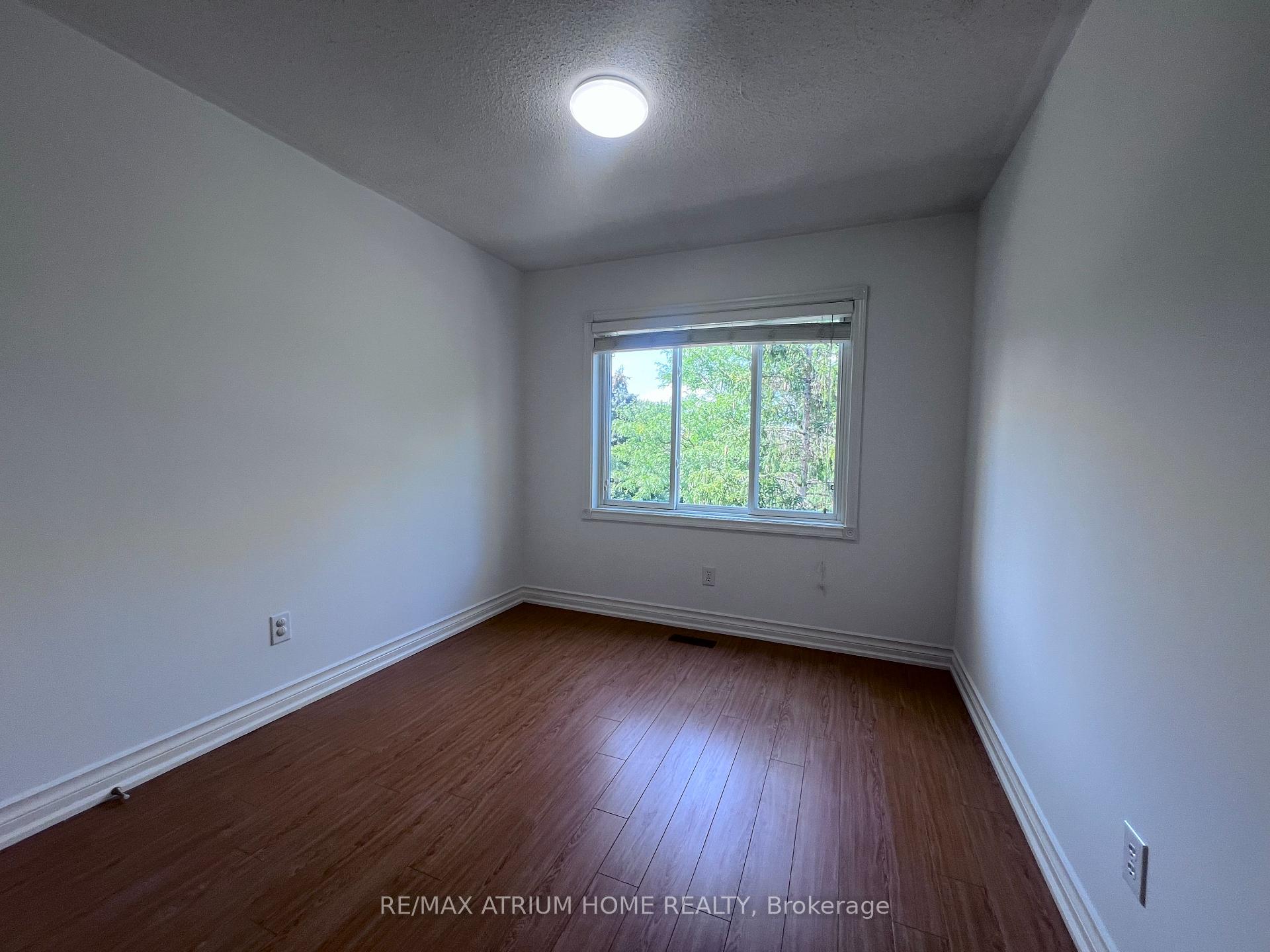 Photo 4 of 18 Breezeway Crescent, Richmond Hill, Rouge Woods — HOMEH