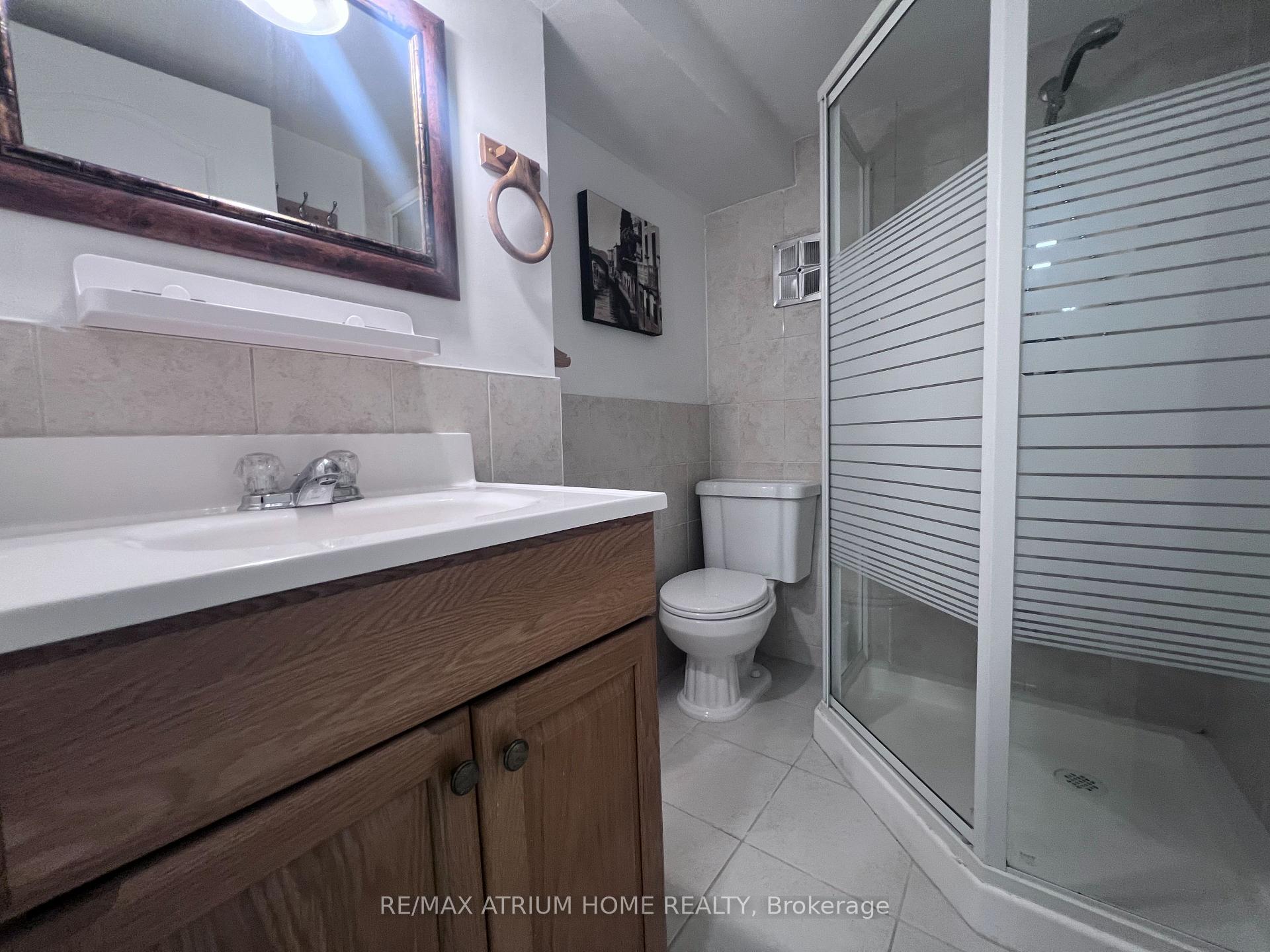 Photo 5 of 18 Breezeway Crescent, Richmond Hill, Rouge Woods — HOMEH