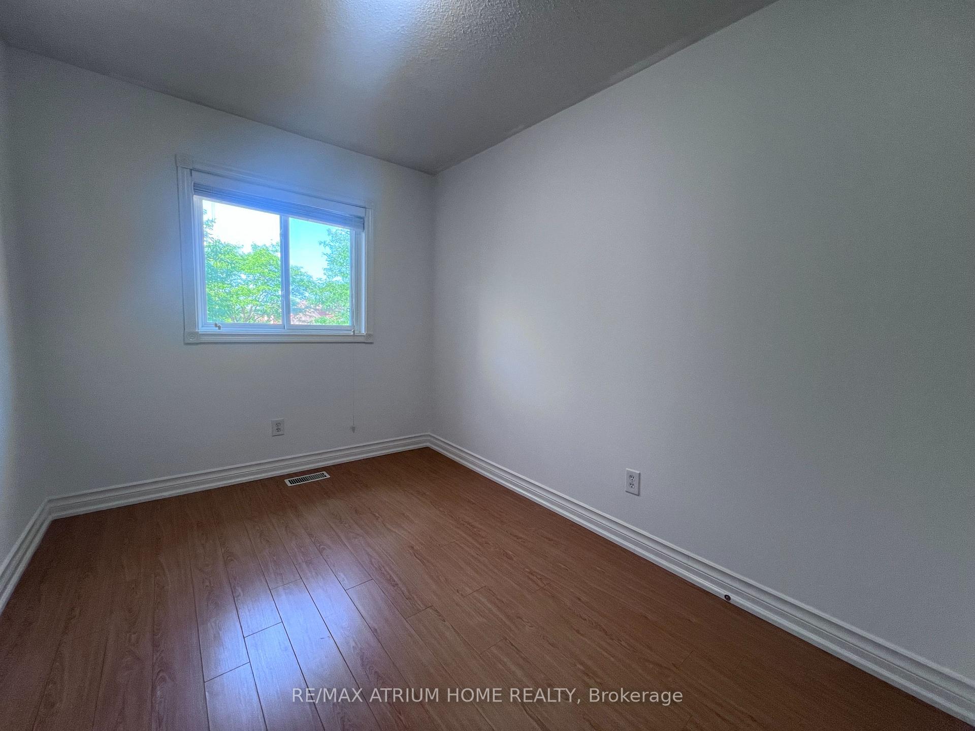 Photo 6 of 18 Breezeway Crescent, Richmond Hill, Rouge Woods — HOMEH