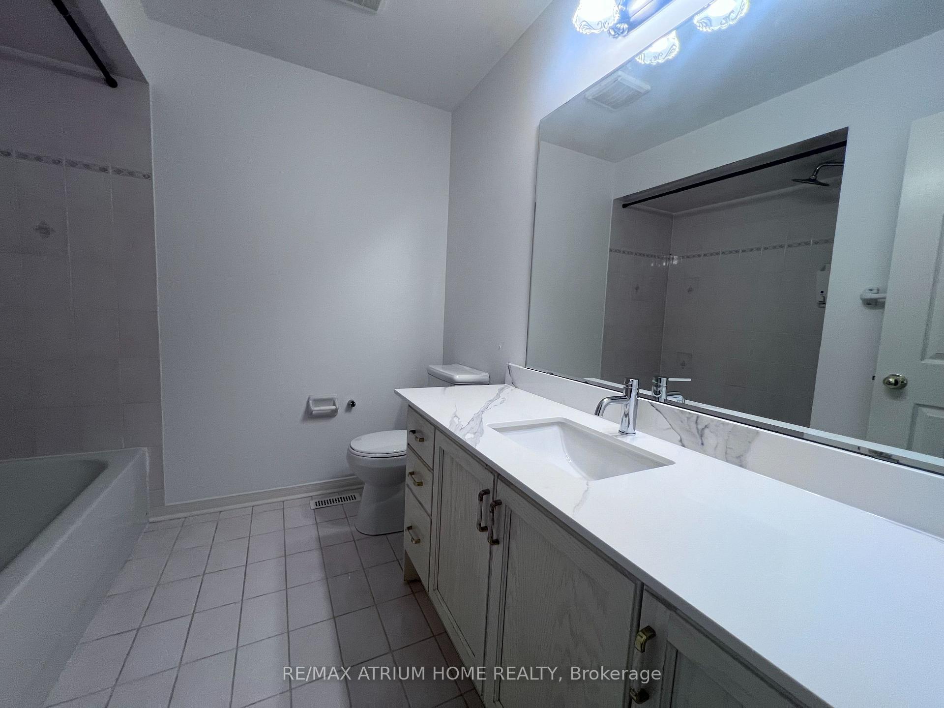 Photo 7 of 18 Breezeway Crescent, Richmond Hill, Rouge Woods — HOMEH