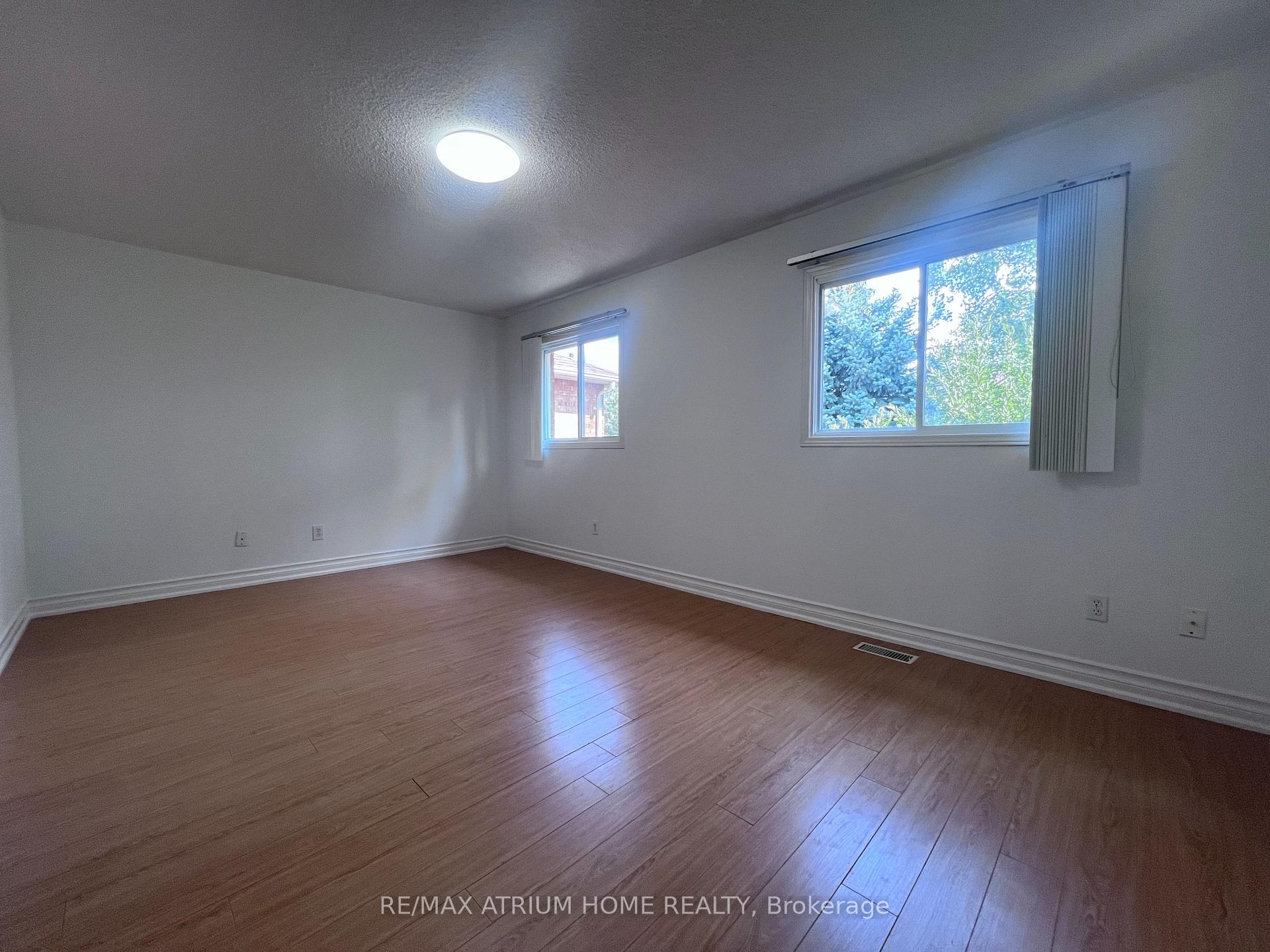 Photo 8 of 18 Breezeway Crescent, Richmond Hill, Rouge Woods — HOMEH