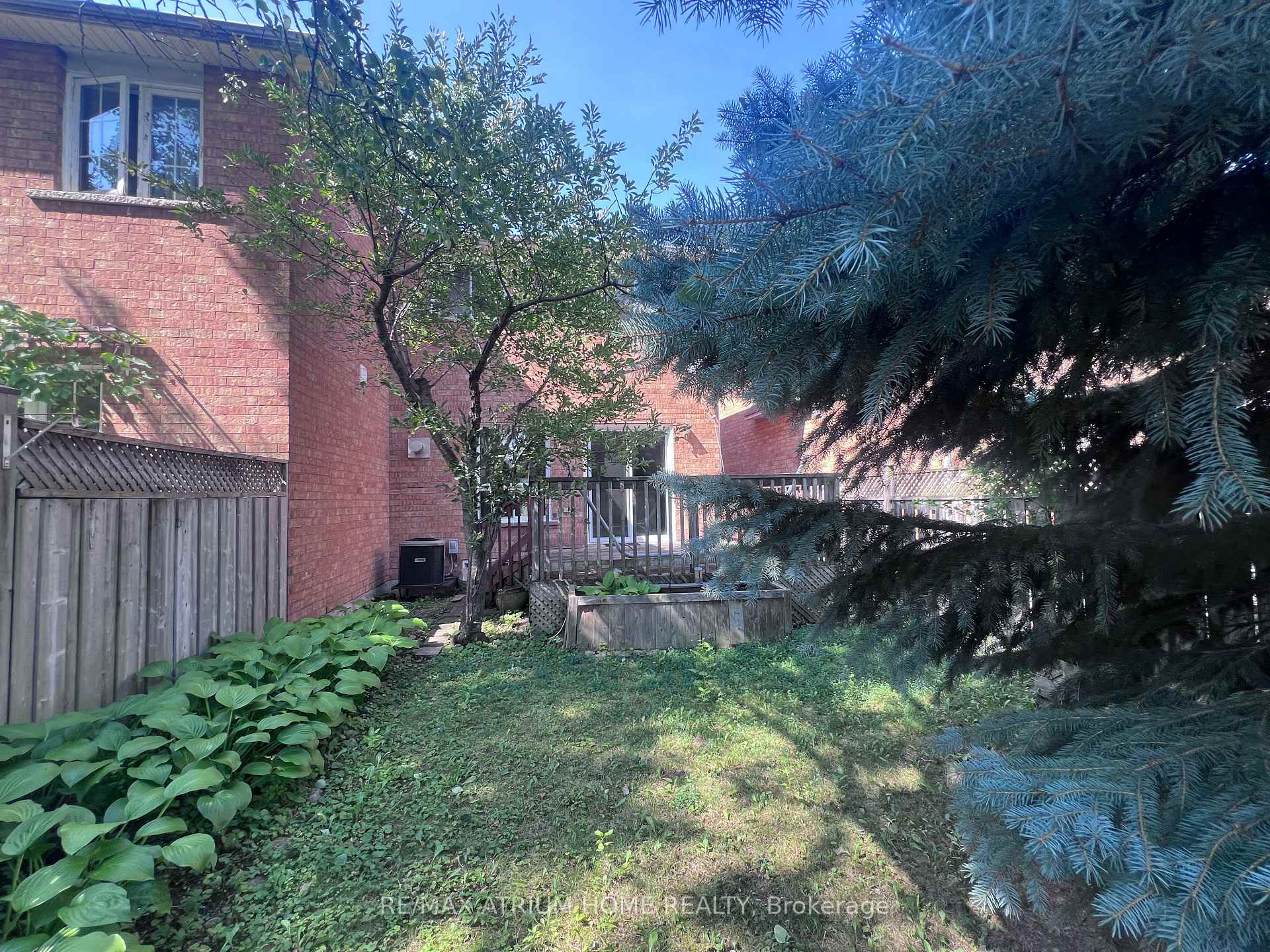Photo 9 of 18 Breezeway Crescent, Richmond Hill, Rouge Woods — HOMEH