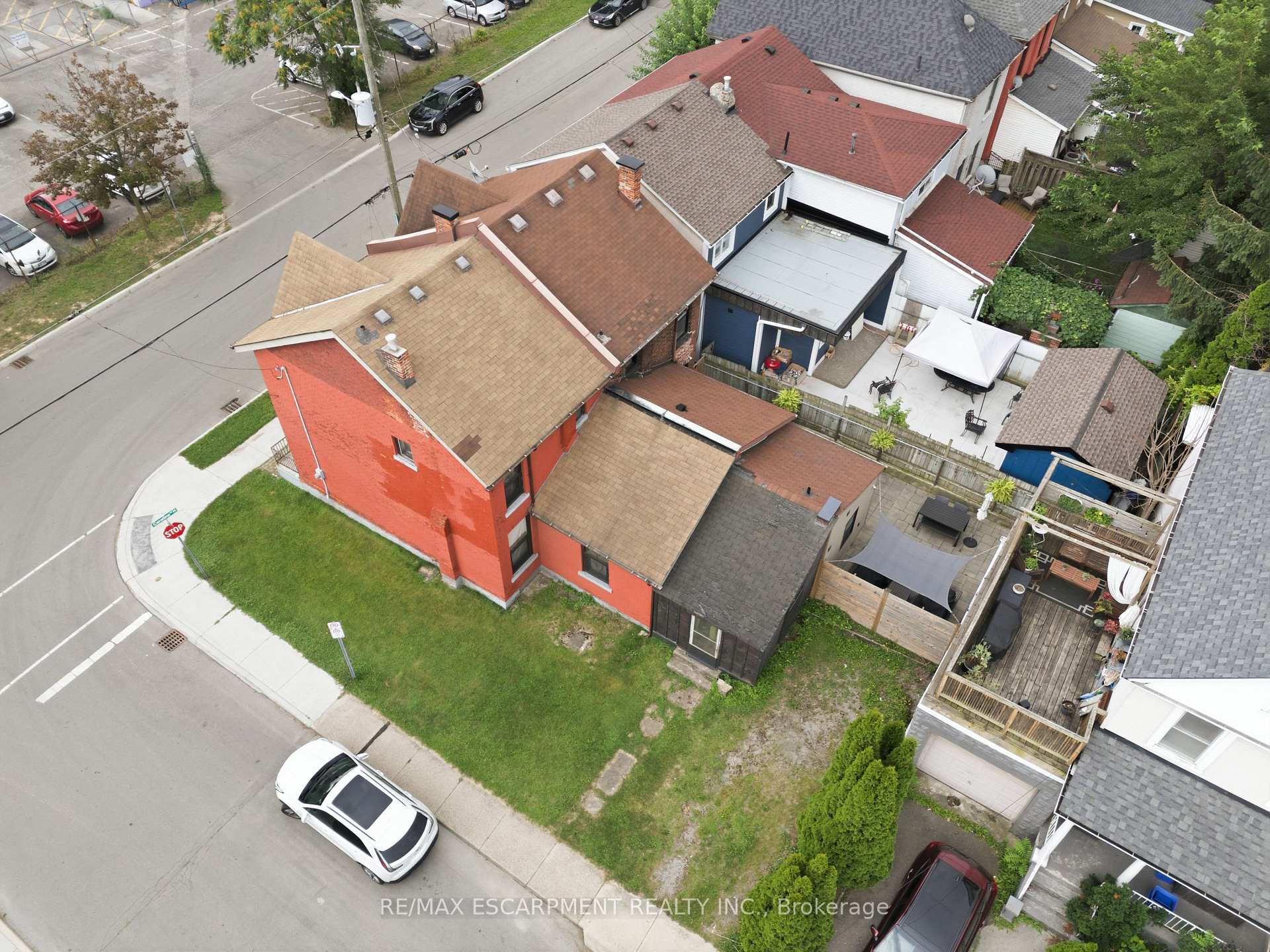 Photo 2 of 203 Caroline Street N, Hamilton, Central — HOMEH