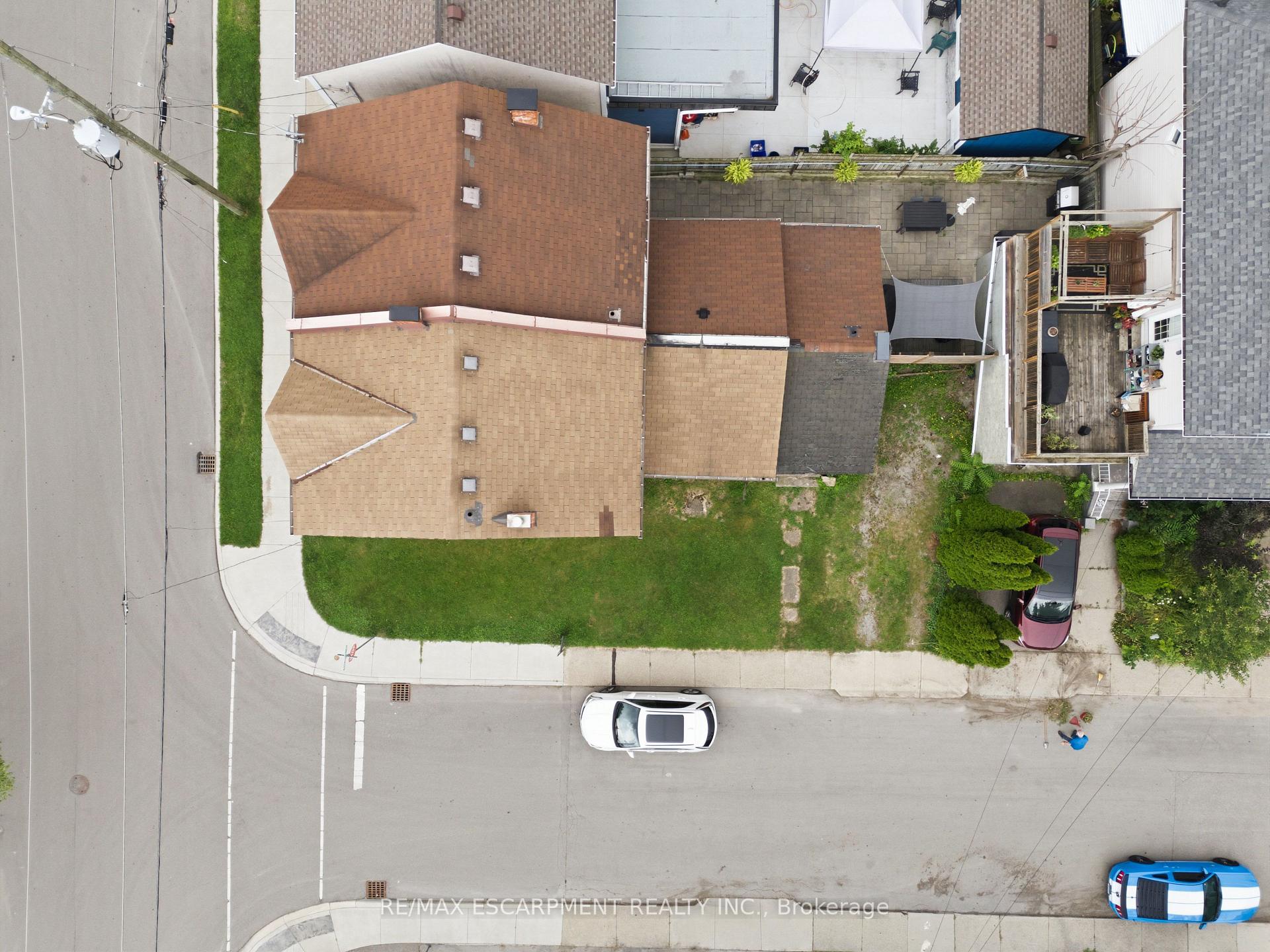 Photo 3 of 203 Caroline Street N, Hamilton, Central — HOMEH