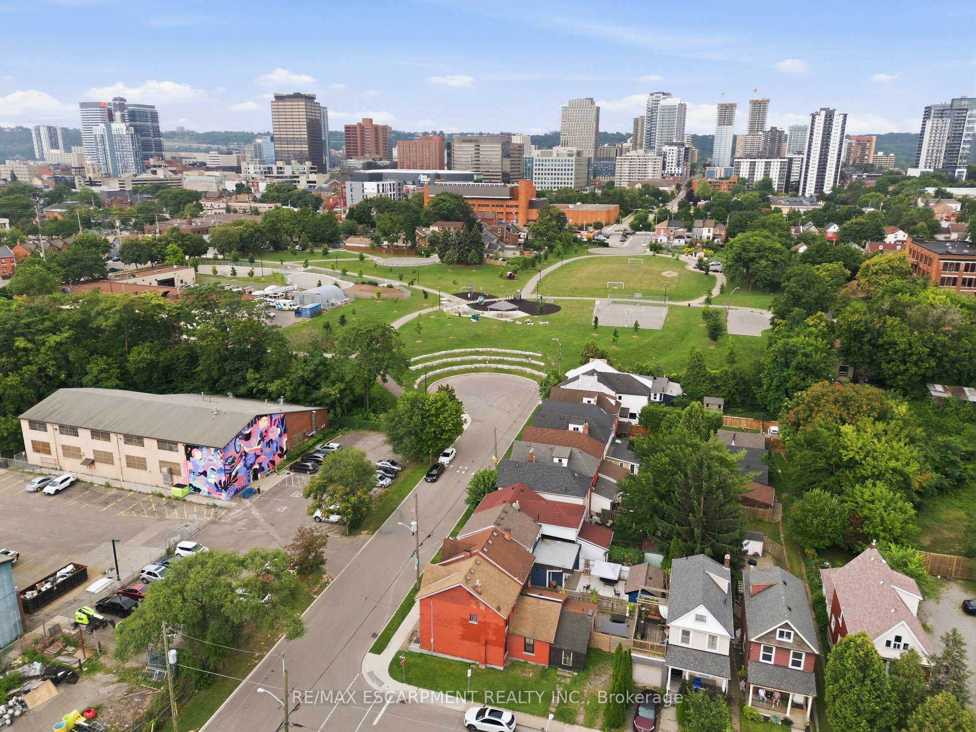 Photo 4 of 203 Caroline Street N, Hamilton, Central — HOMEH