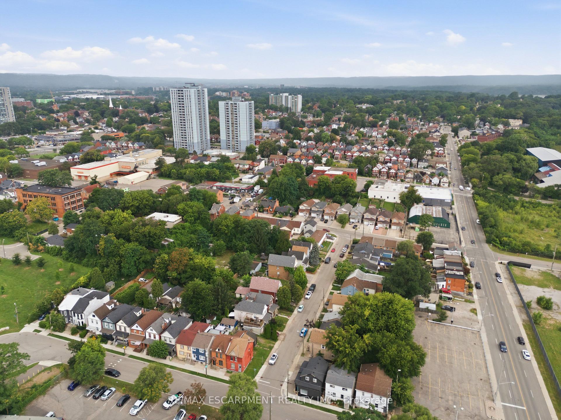 Photo 6 of 203 Caroline Street N, Hamilton, Central — HOMEH
