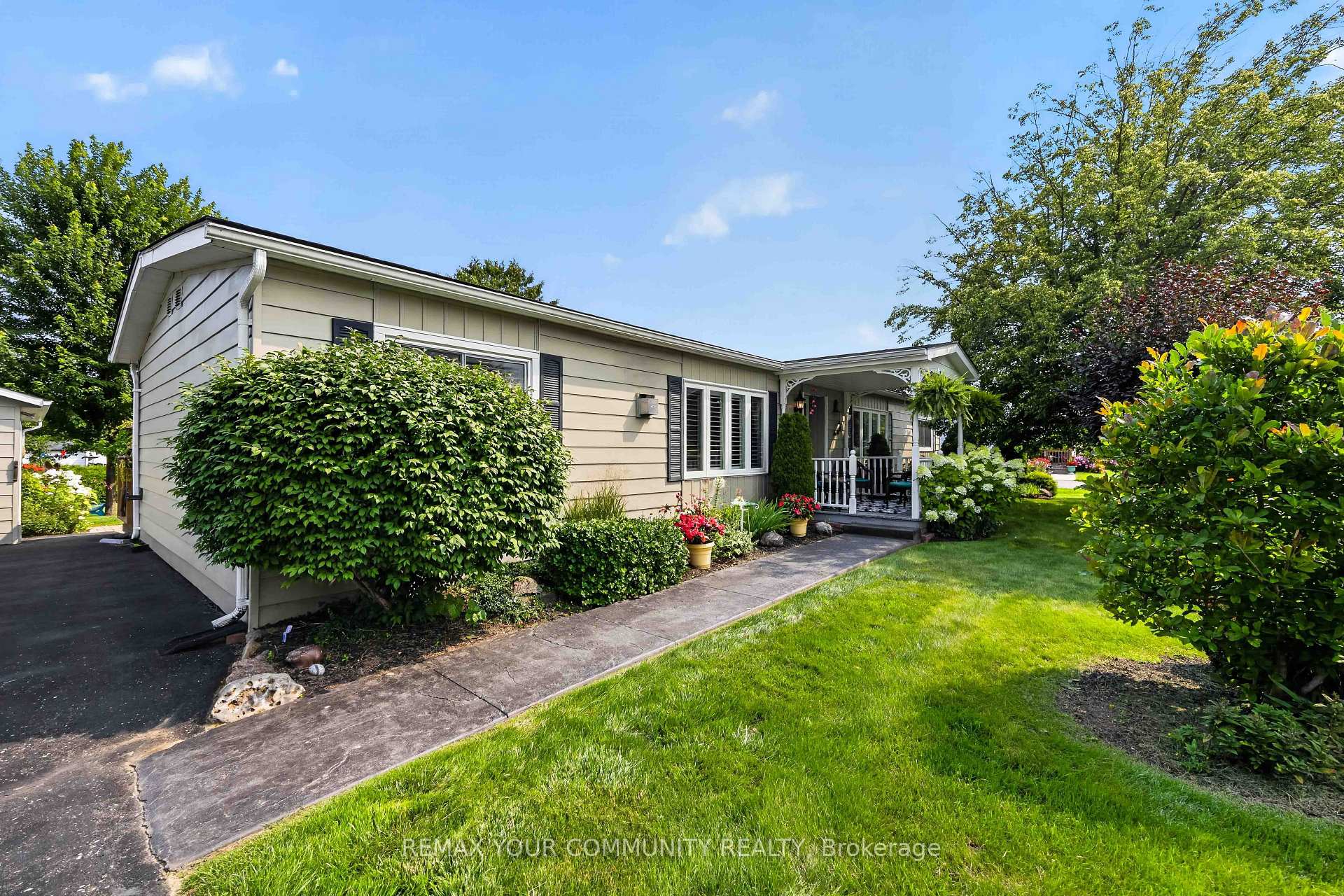 Photo 4 of 131 Roxanna Drive, Georgina, Sutton & Jackson's Point — HOMEH