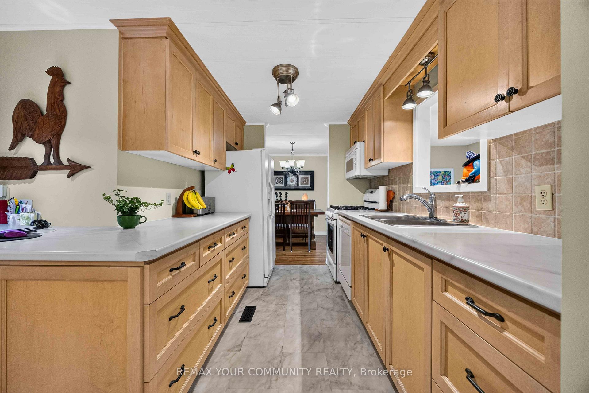 Photo 14 of 131 Roxanna Drive, Georgina, Sutton & Jackson's Point — HOMEH