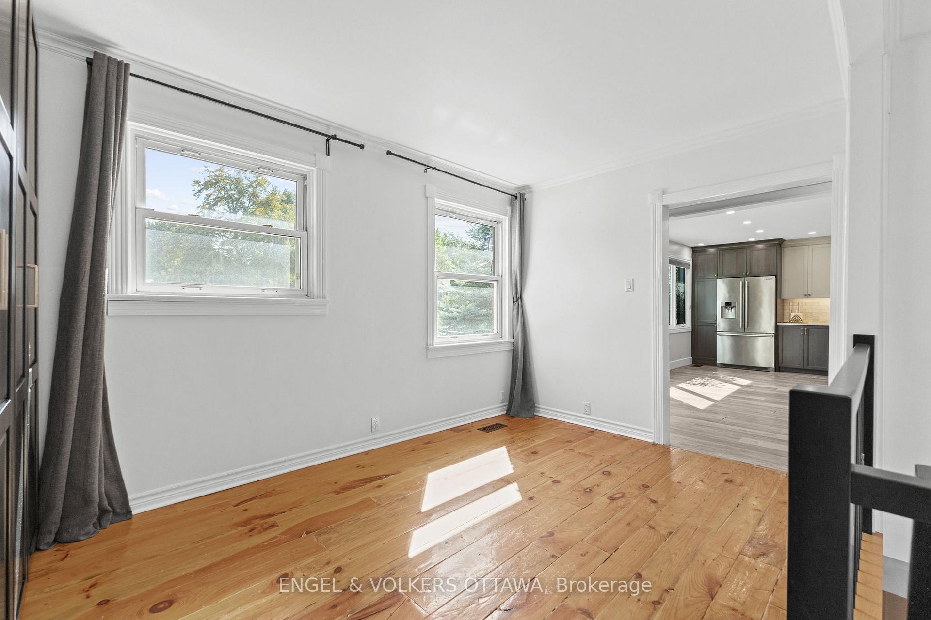 Photo 10 of 855 Weston Drive, Ottawa, Elmvale Acres — HOMEH