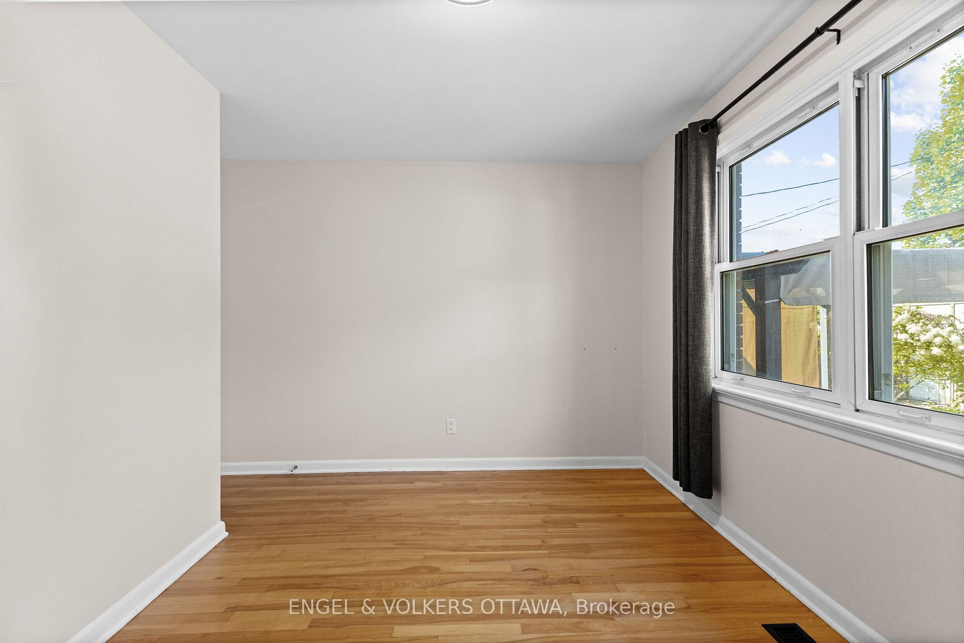 Photo 12 of 855 Weston Drive, Ottawa, Elmvale Acres — HOMEH