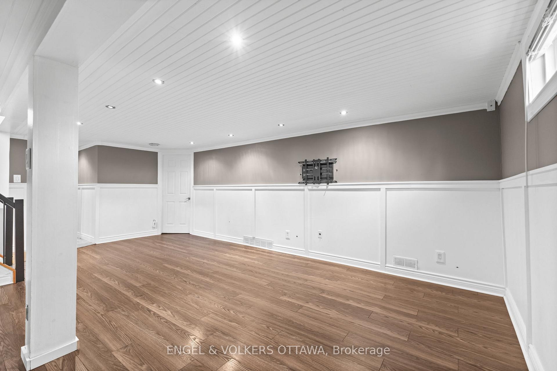 Photo 22 of 855 Weston Drive, Ottawa, Elmvale Acres — HOMEH