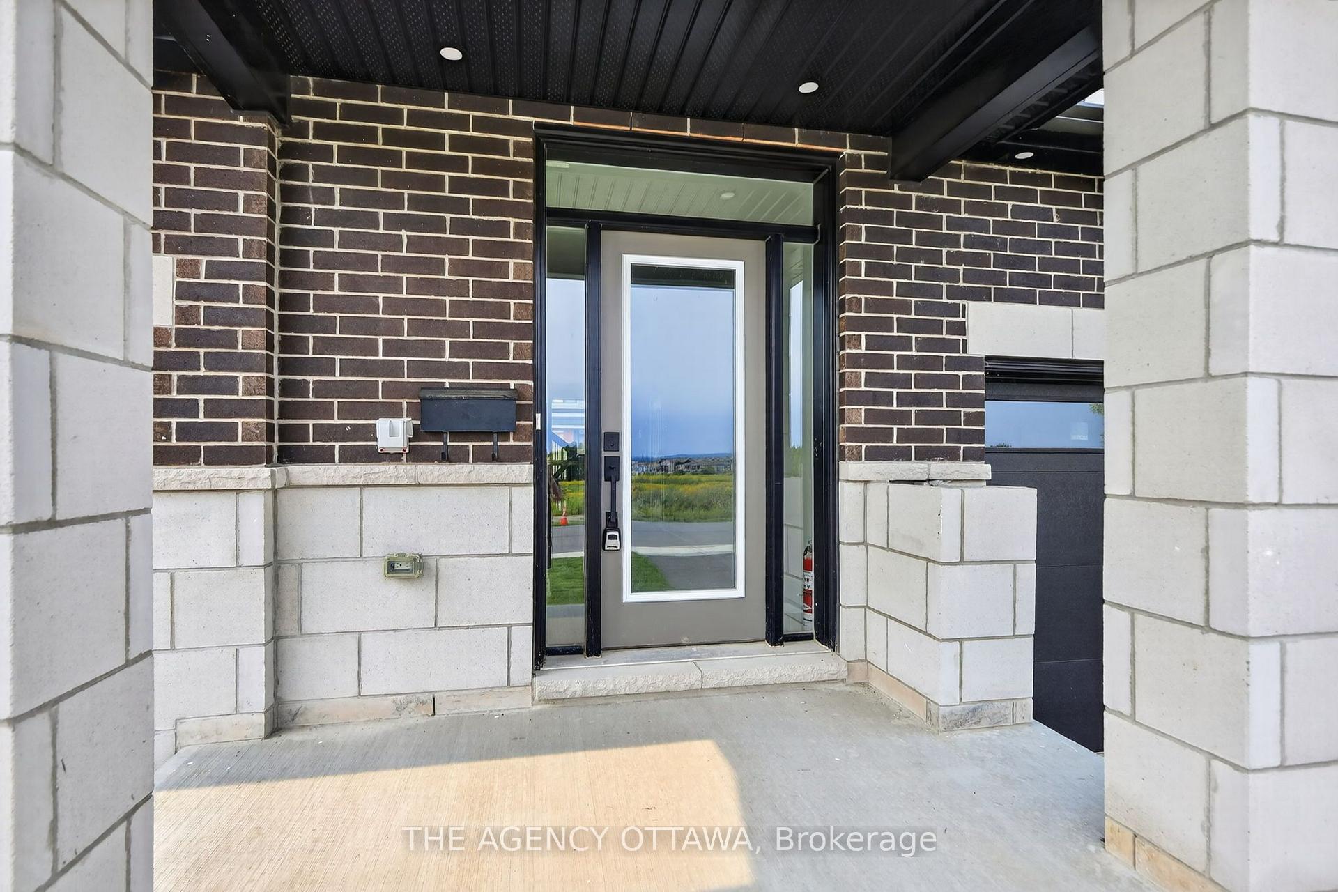 Photo 2 of 1202 Spoor Street, Ottawa, Kanata - Rural Kanata (Central) — HOMEH