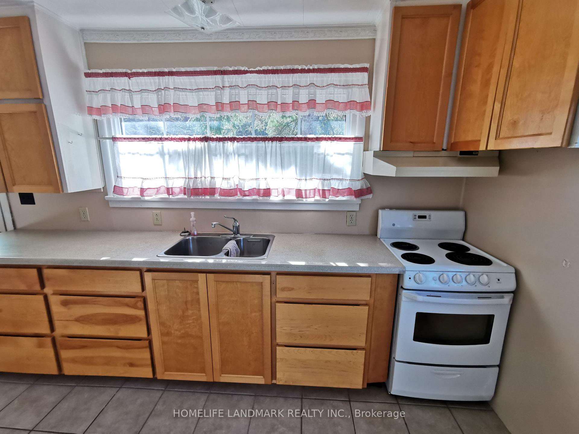 Photo 3 of 1137 118 Highway, Bracebridge, Draper — HOMEH