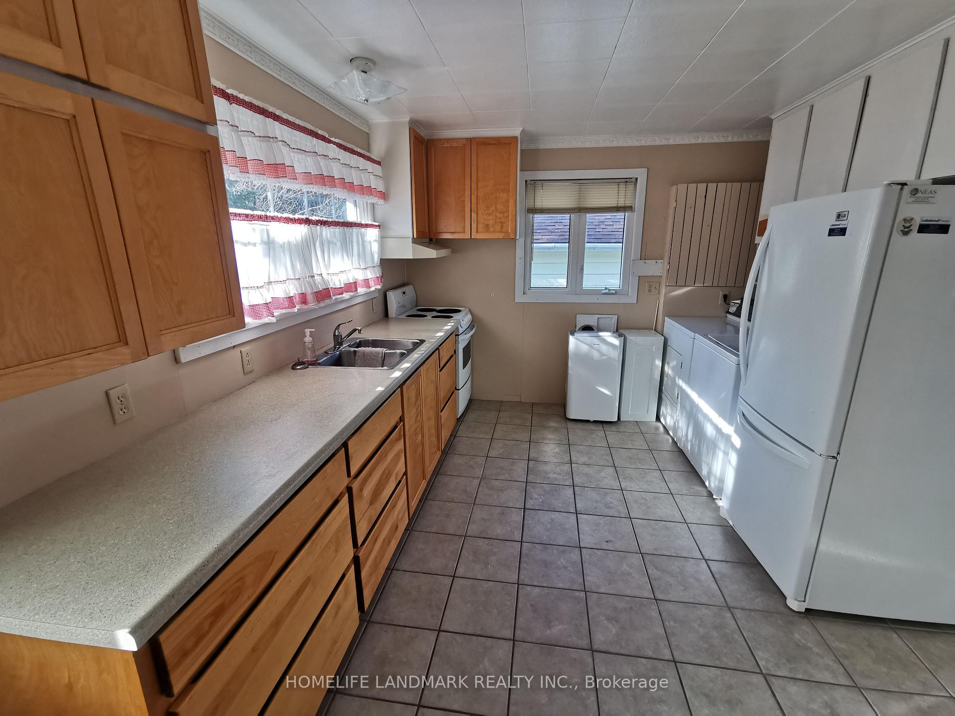 Photo 4 of 1137 118 Highway, Bracebridge, Draper — HOMEH
