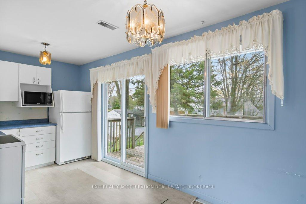 Photo 12 of 116 Sherwood Avenue, Loyalist, Amherstview — HOMEH