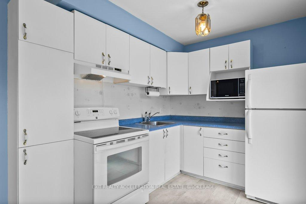Photo 14 of 116 Sherwood Avenue, Loyalist, Amherstview — HOMEH