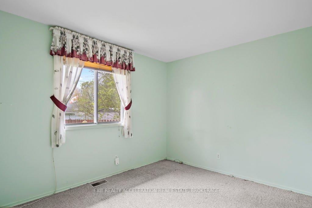 Photo 20 of 116 Sherwood Avenue, Loyalist, Amherstview — HOMEH
