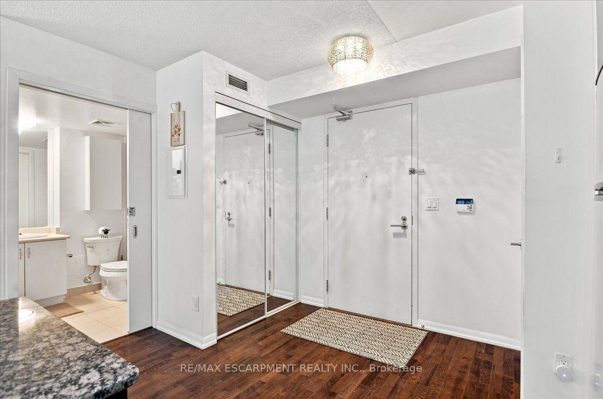 Photo 2 of Unit 676, 209 Fort York Boulevard, Toronto, Niagara — HOMEH