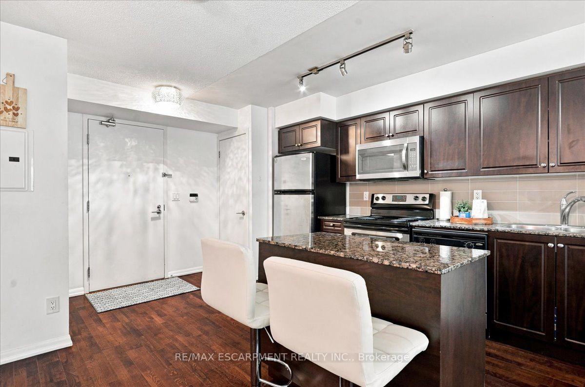 Photo 3 of Unit 676, 209 Fort York Boulevard, Toronto, Niagara — HOMEH