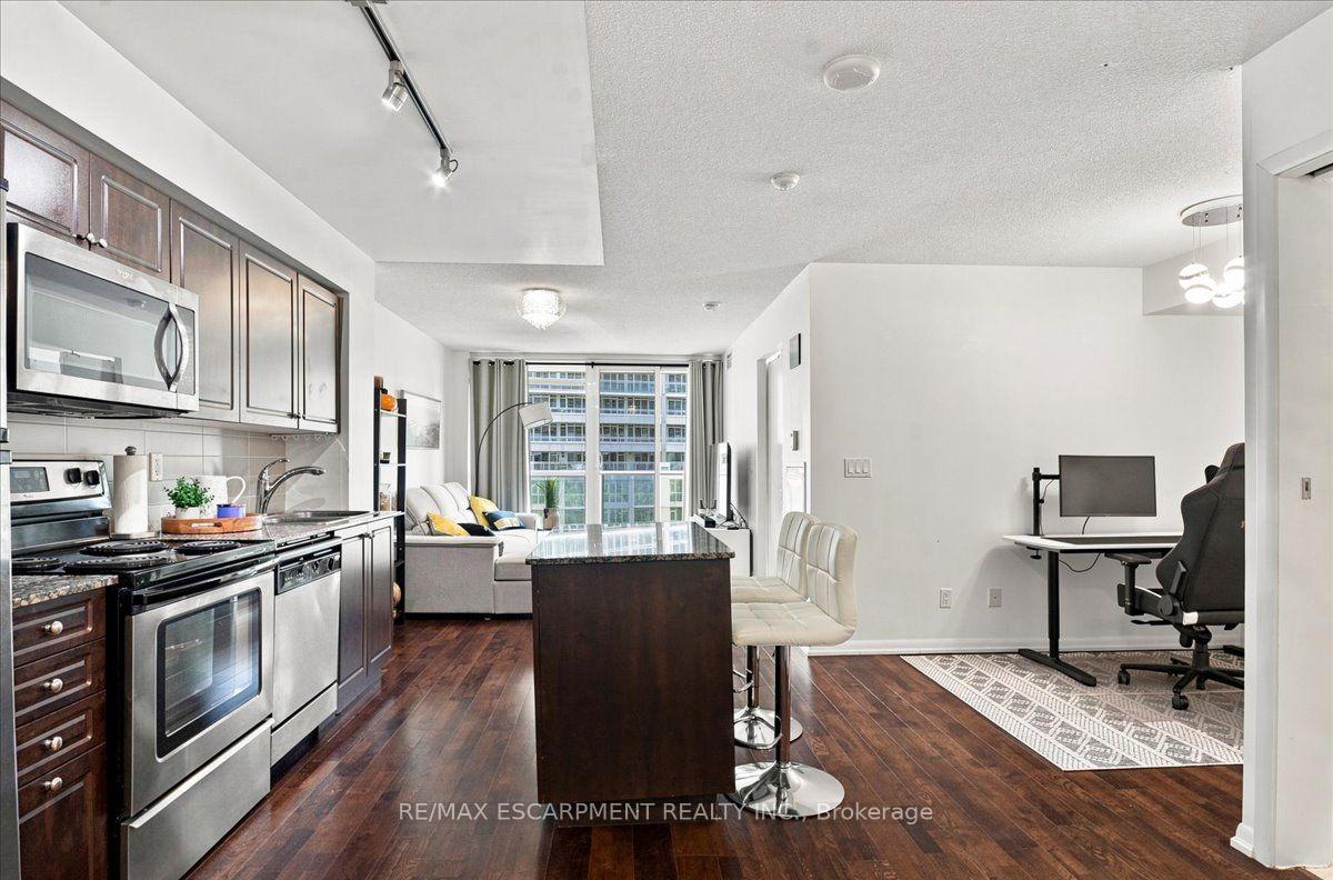 Photo 5 of Unit 676, 209 Fort York Boulevard, Toronto, Niagara — HOMEH