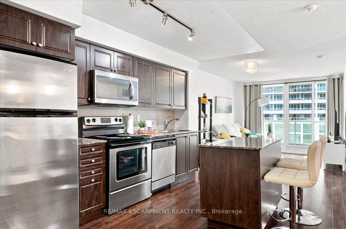 Photo 6 of Unit 676, 209 Fort York Boulevard, Toronto, Niagara — HOMEH