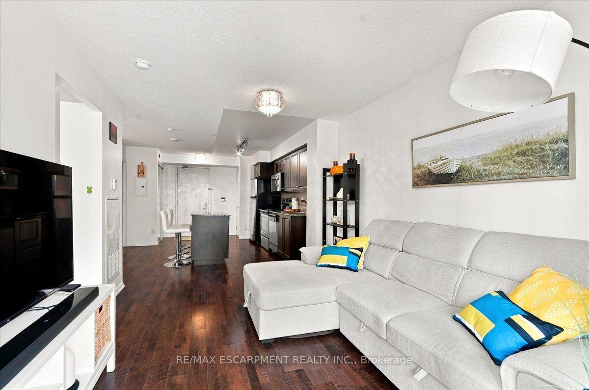 Photo 8 of Unit 676, 209 Fort York Boulevard, Toronto, Niagara — HOMEH